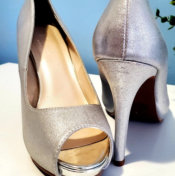 David's Bridal Silver Peep Toe Heels KINGSLEY 10M - Picture 4 of 5